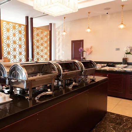 Hotell Tilya 4*
